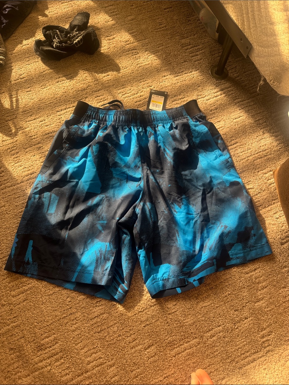 Men’s under armor blue/black athletic shorts